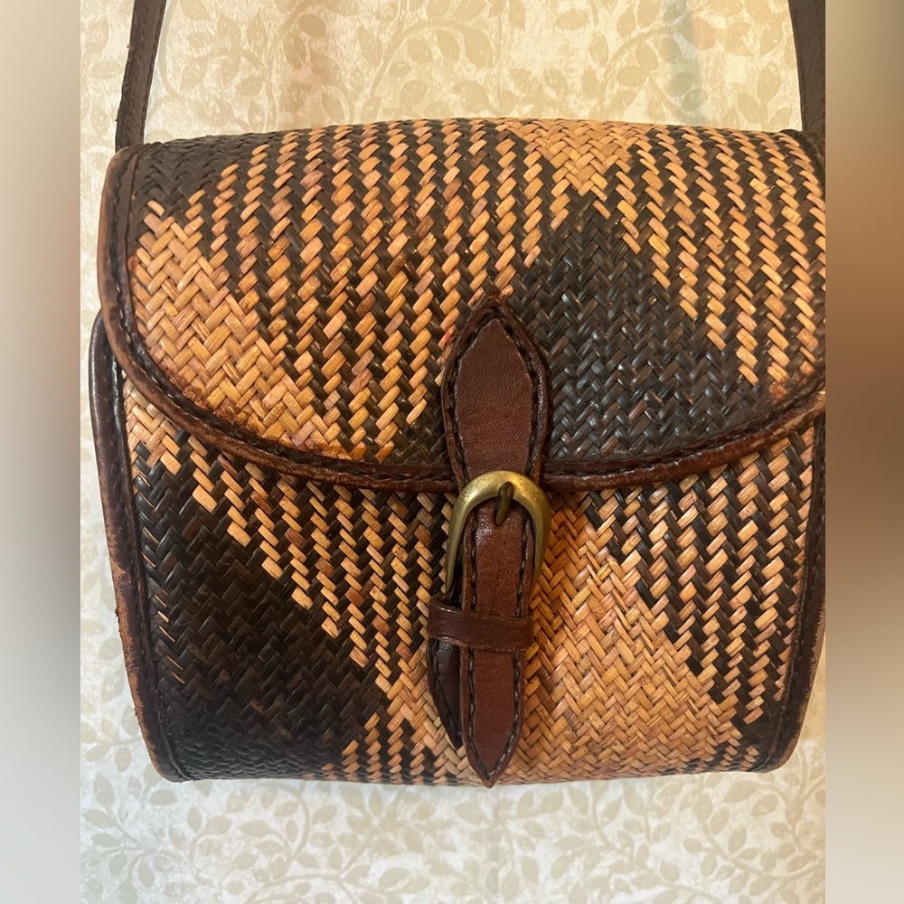 Vintage Indonesian crossbody - Picture 2 of 13